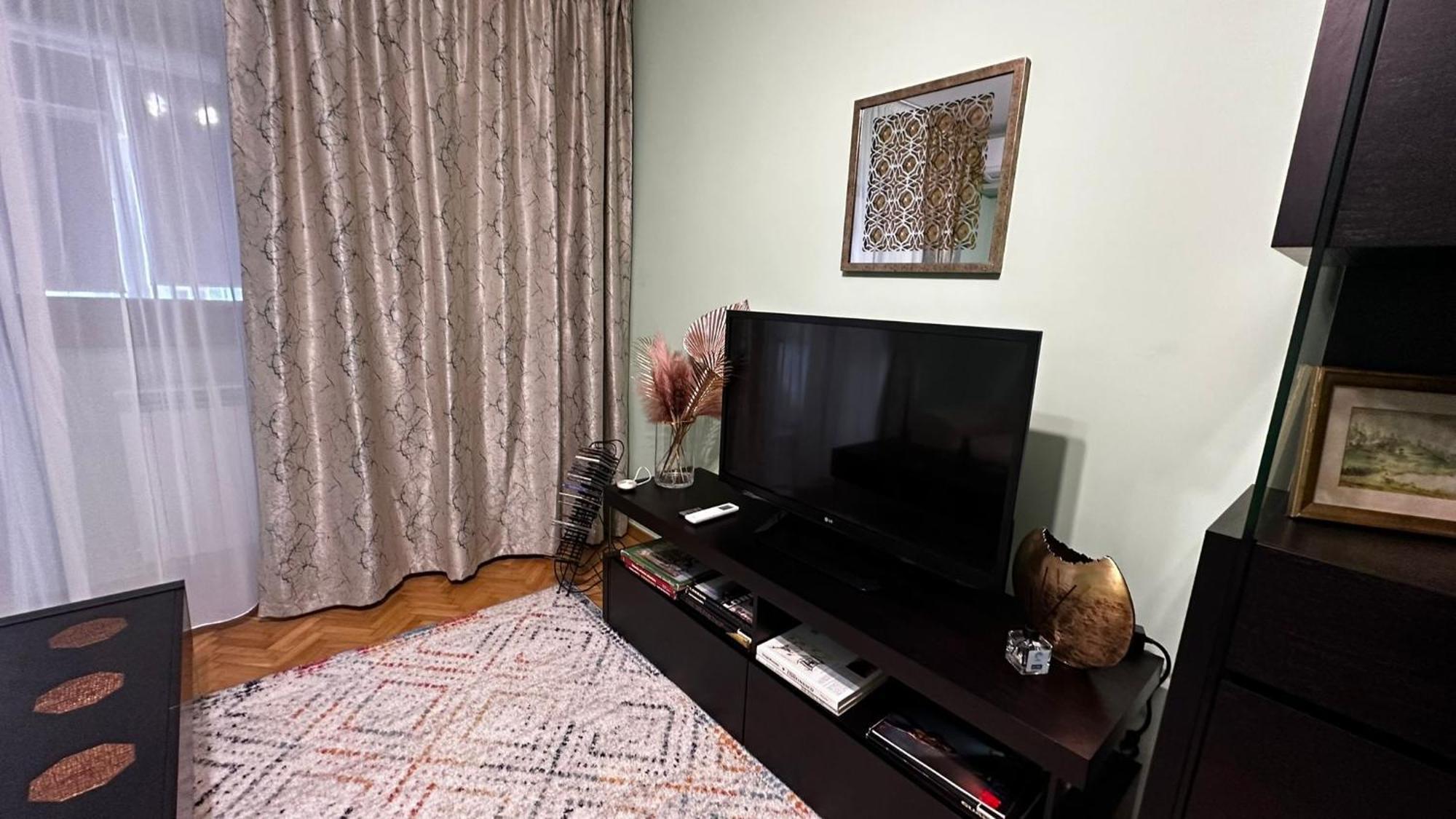 Sofiart Apartment Bucarest Esterno foto