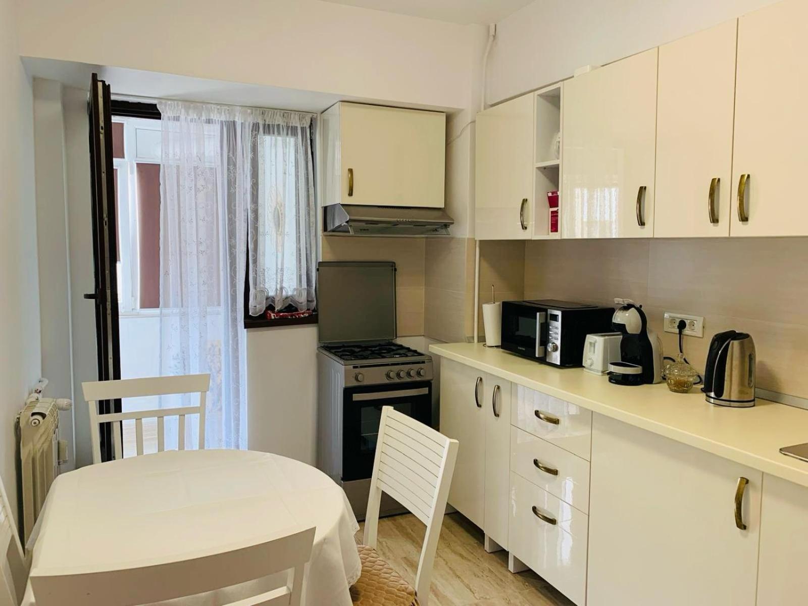 Sofiart Apartment Bucarest Esterno foto